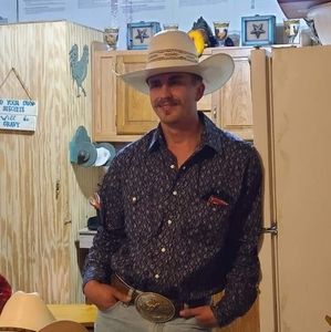 Meet your Posher, Clay